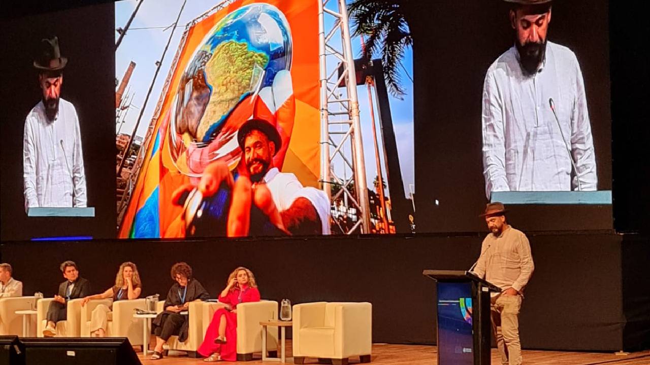 Kobra recebeu o "título" em evento na Colômbia e discursou sobre proteger o mundo. Foto: Divulgação