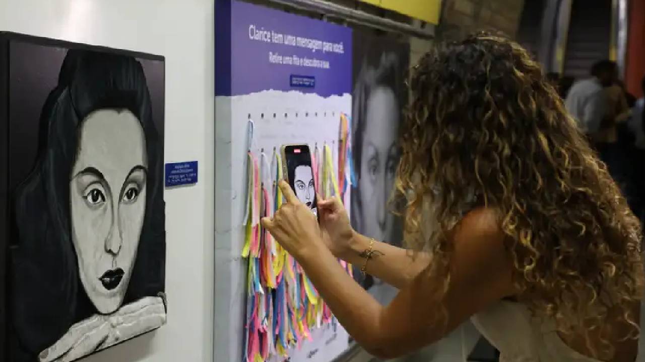 Passageiros podem saber mais sobre a vida e a obra da escritora. Foto: Agência Brasil