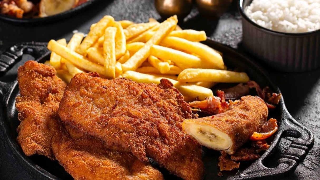Casa tem uma série de sugestões no cardápio, além de almoço com mais de 40 opções/Divulgação