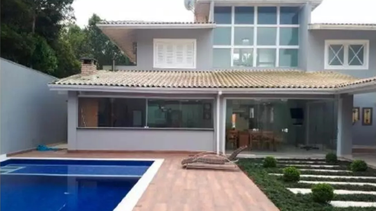 Moradores ainda podem aproveitar uma piscina e tomar sol nas espreguiçadeiras. /Foto: Divulgação