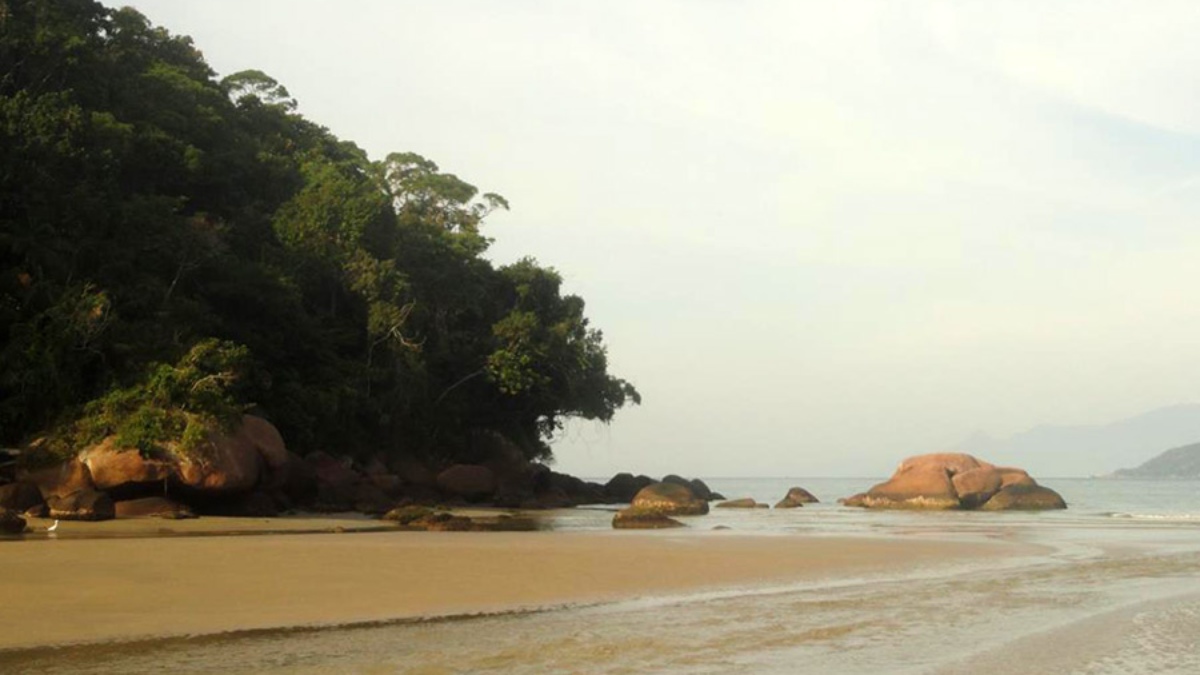 10. Lagoinha (Ubatuba) - Destino perfeito para famílias com crianças, com mar tranquilo e águas cristalinas. Foto: Prefeitura de Ubatuba