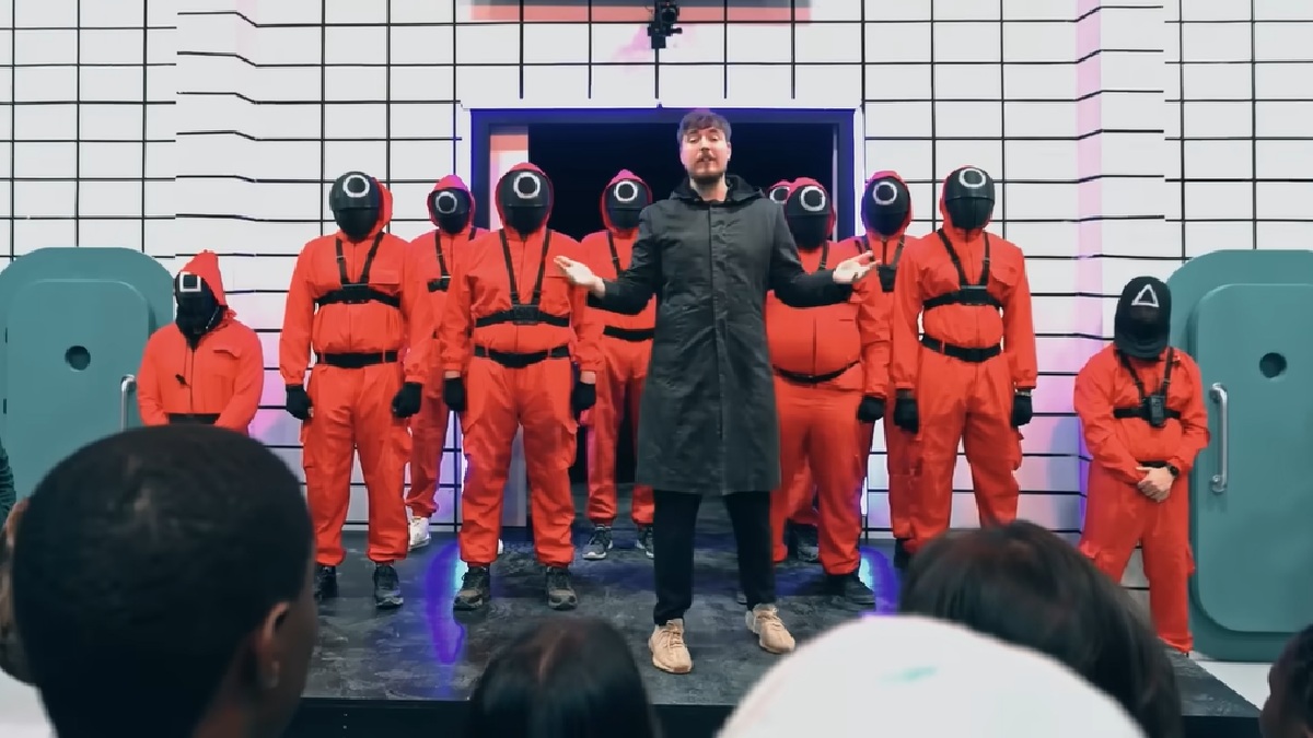 O youtuber ficou famoso por seus vídeos "Round 6 na vida real". Obviamente, ninguém é assassinado depois de ser eliminado nessa versão. Imagem: Reprodução Youtube