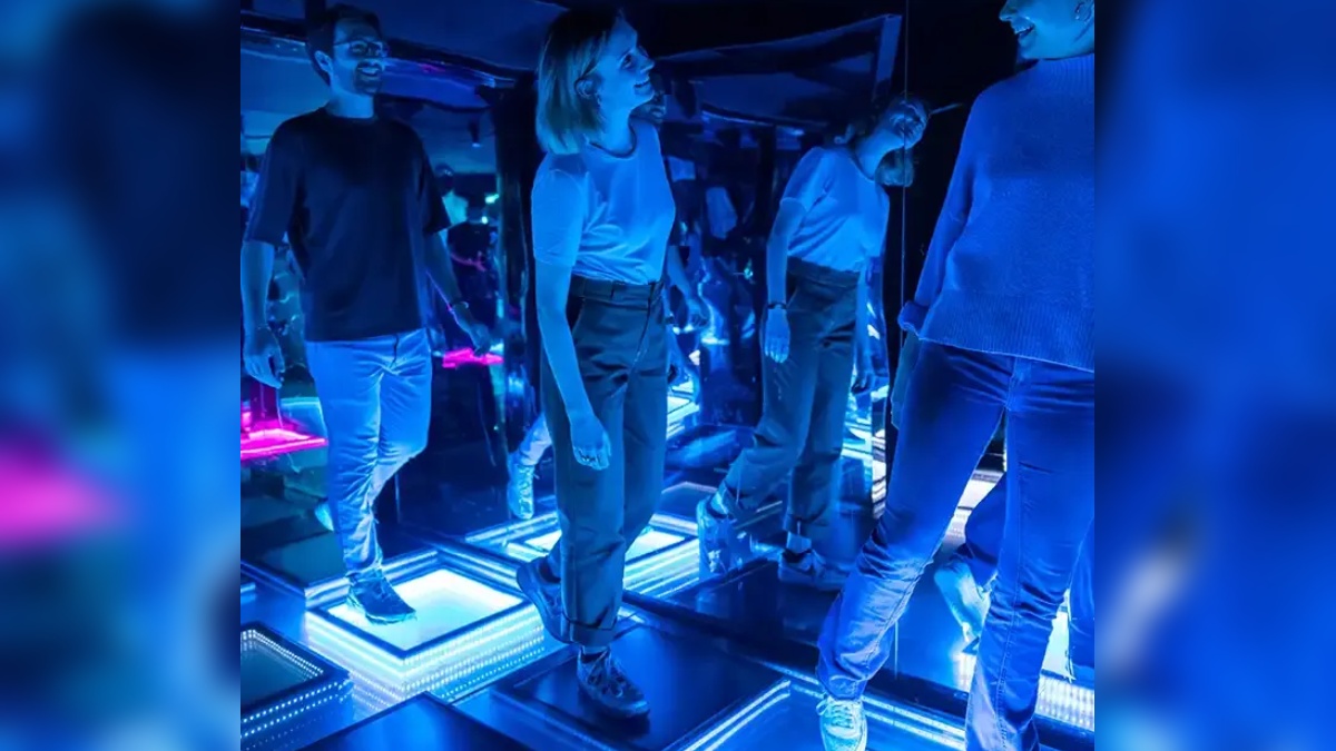 Pista Pulsante oferece jukebox, disco balls e espelhos a seus visitantes. /Foto: Divulgação