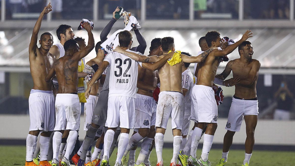 Nos pênaltis, o Santos venceu o Palmeiras e conquistou o Paulistão 2015 na Vila Belmiro. Foto: Ricardo Saibun/Santos FC