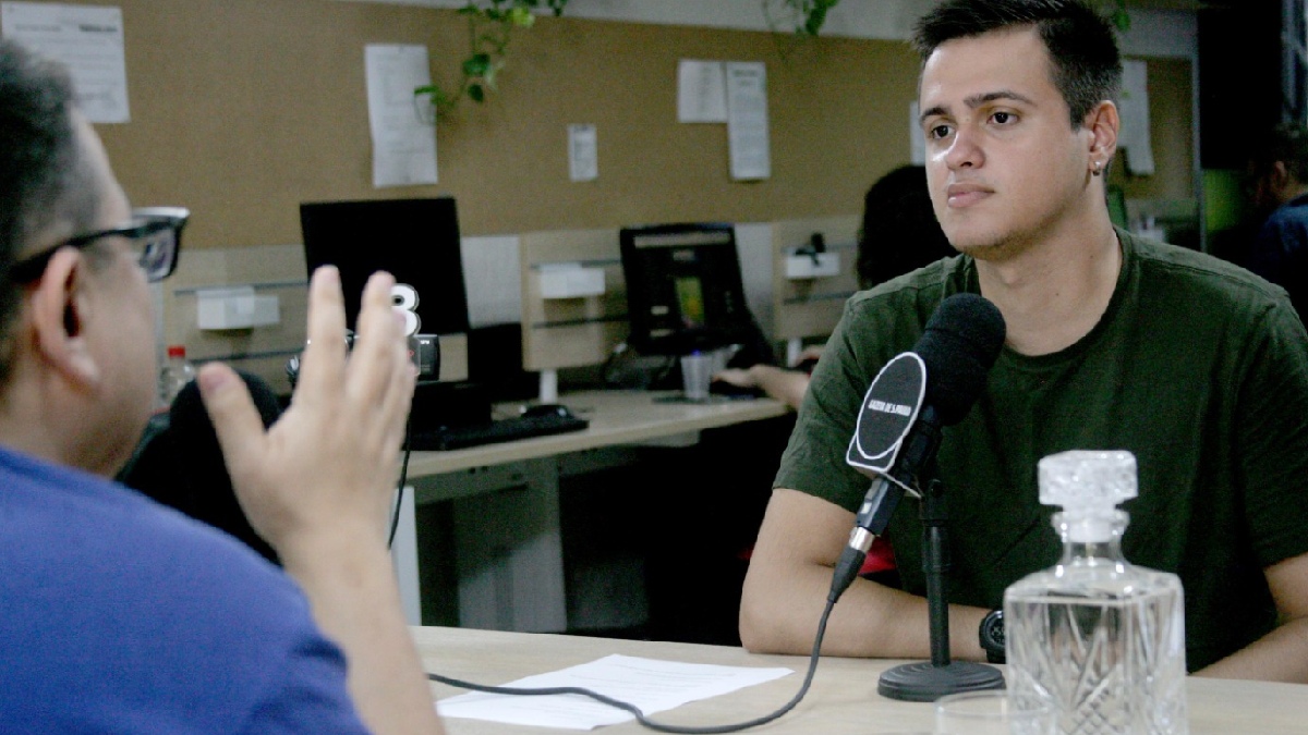 O comentarista dos canais ESPN externou ao jornalista Leonardo Sandre, da Gazeta, como foi a fusão entre a emissora com os canais Fox, e contou bastidores de transmissões - (Thiago Neme/Gazeta de S.Paulo)