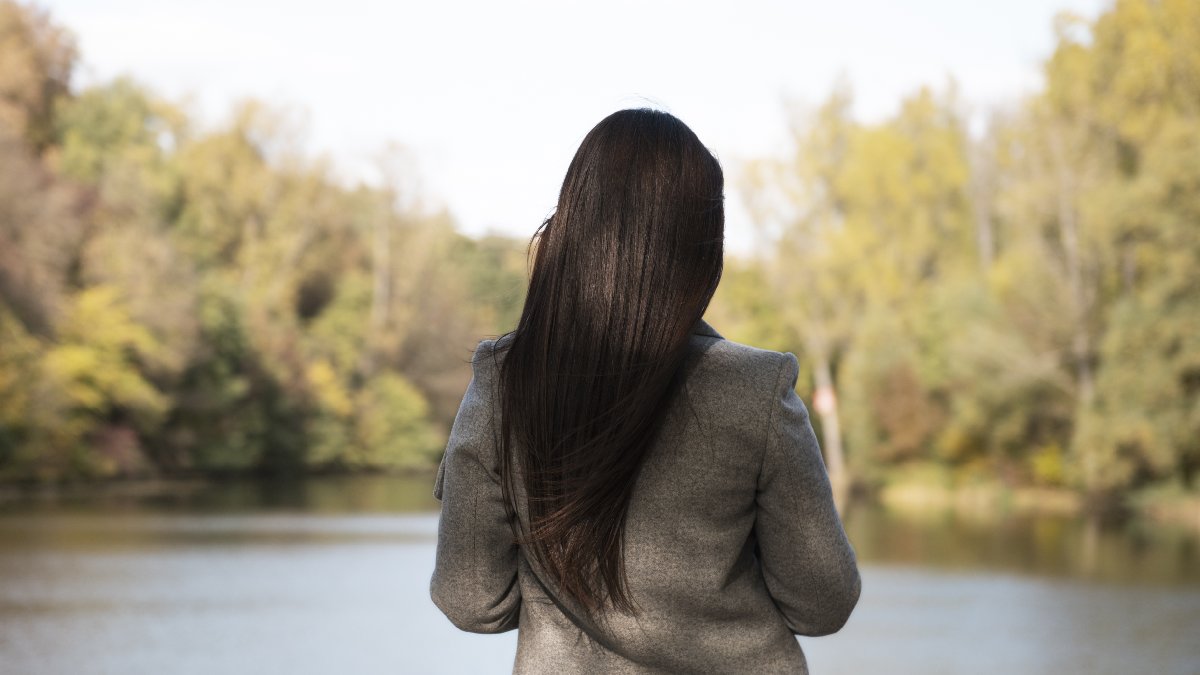 3- Nem todas as muçulmanas usam hijab! No Brasil, o uso do lenço não é obrigatório, então é uma escolha da própria fiel se ela quer usá-lo ou não (Foto: Freepik)