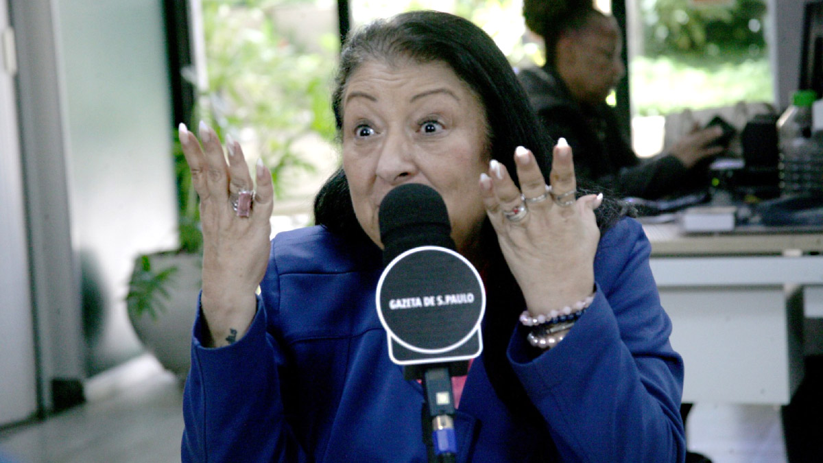 A presidente da Roseira - apelido carinhoso da escola de samba - afirmou que quando assumiu a presidência, a recepção pelos integrantes da agremiação não foi boa e foi repleta de preconceitos e descrença em relação a sua competência.