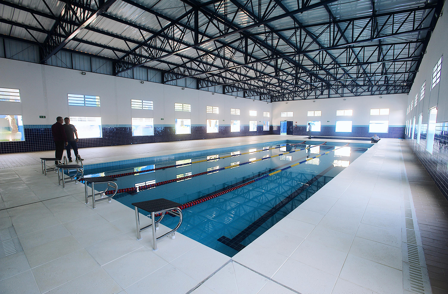 As piscinas adulto e infantil ganharam aquecimento, tanto a gás quanto elétrico, e passaram a ser cobertas/Divulgação/Secom