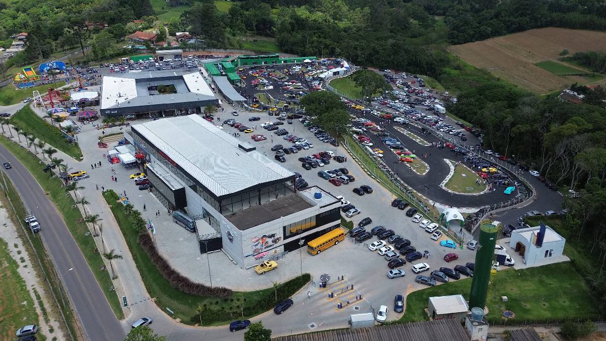 Durante o evento, serão premiados o maior comboio de veículos, o carro mais antigo e o automóvel que percorrer a maior distância. Foto: Evander Portilho - M3 Social