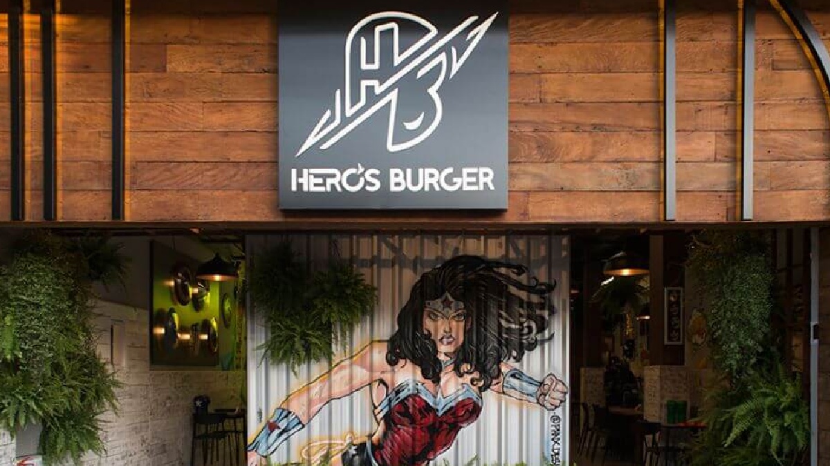 Hamburgueria temática de super-heróis em Pinheiros, o Hero's Burger fechou as portas no início de 2023, quando a dona do local, Sibele Soglia, foi diagnosticada com câncer uterino e comunicou o fechamento da casa para dar foco em seu tratamento - (Divulgação/Band)
