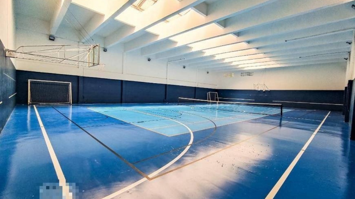 Ainda nos exercícios físicos, crianças e adultos podem aproveitar de quadras poliesportivas. /Foto: Divulgação