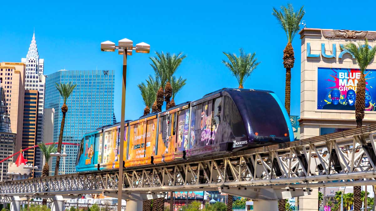O monotrilho de Las Vegas percorre a principal avenida da cidade, a famosa Strip - Foto: Depositphotos