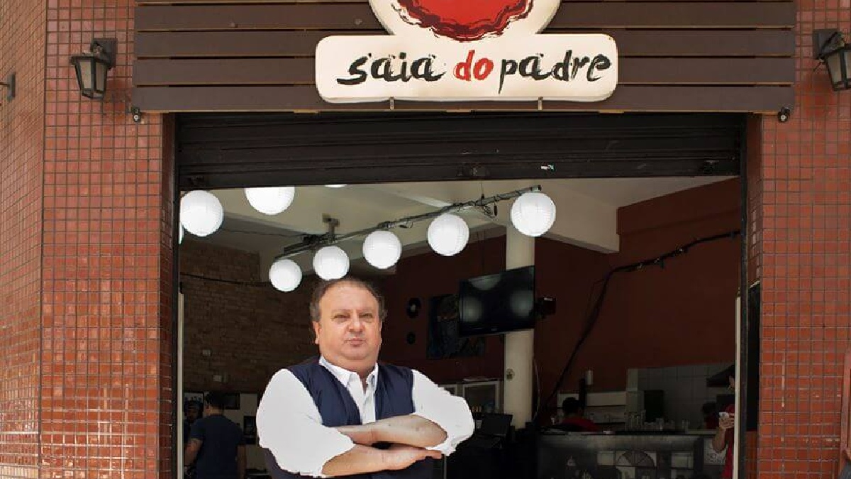 O episódio do restaurante Saia do Padre, na Pompéia, ficou marcado pela grosseria de Itamar e pela história emocionante de Elaine, que queria ser mãe. Não há informações nem esclarecimentos do motivo, mas o local consta como fechado permanentemente - (Divulgação/Band)
