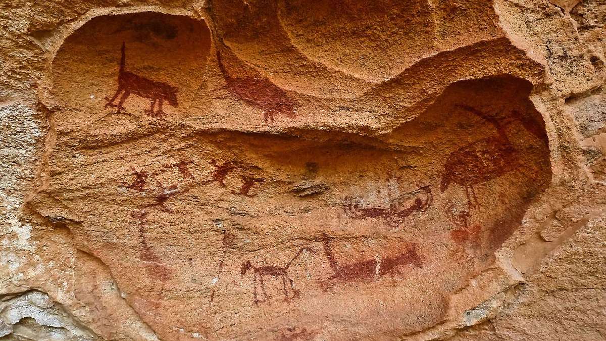 Parque da Serra da Capivara, outro sítio arqueológico brasileiro, possui pinturas rupestres das mais antigas do mundo. Imagem: Diego Rego/Wikimedia Commons