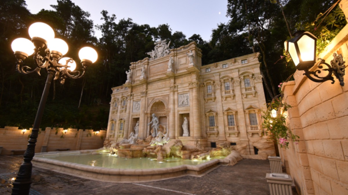 Um dos mais novos e já queridos cartões-postais de Serra Negra é sua própria versão da Fontana di Trevi, inspirada no famoso monumento romano. Foto: Divulgação/Prefeitura de Serra Negra