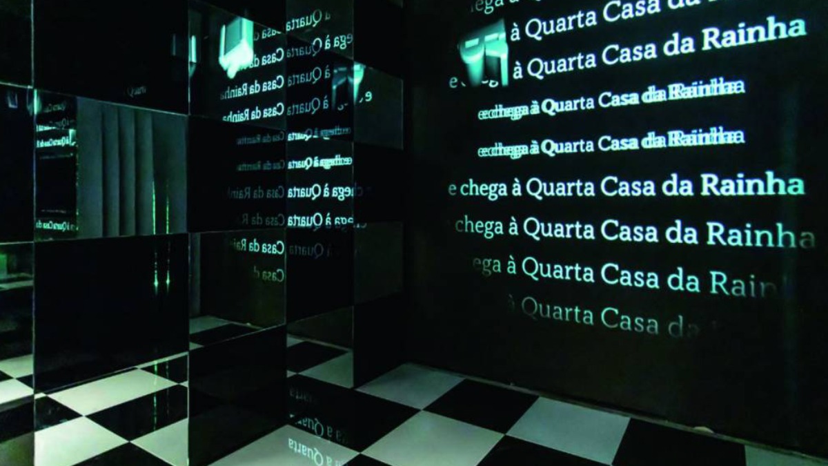 Estreando nesta quinta-feira (3/4), no Shopping ABC, no ABC Paulista, a mostra "Trilogia das Aventuras: Alice" promete transportar o público ao mundo fantástico de Alice, ocupando mais de 800 metros quadrados e exibindo mais de 100 itens relacionados a esse universo. Divulgação