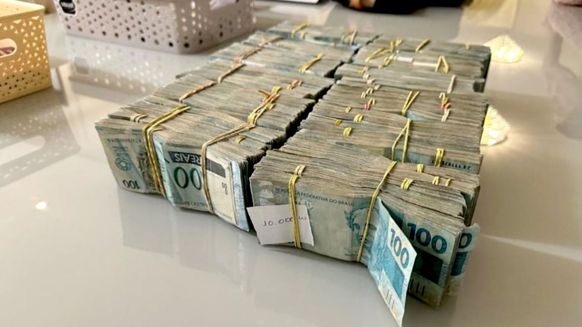 Cerca de R$ 600 mil em espécie foram encontrados nos endereços alvos da operação. Divulgação/PF