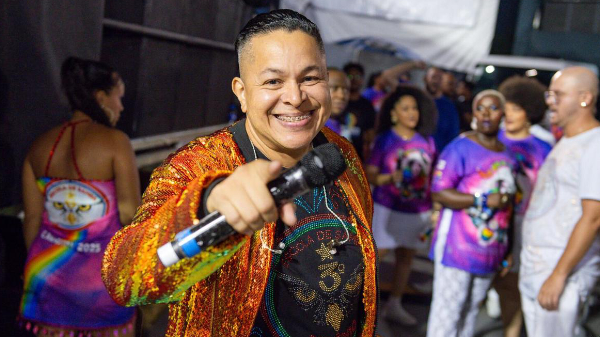 Darlan Alves, cantor, compositor e intérprete oficial da agremiação Estrela do Terceiro Milênio, apresentará o seu o projeto Samba-Enredo Social Club. Foto: Felipe Araújo/Liga-SP.