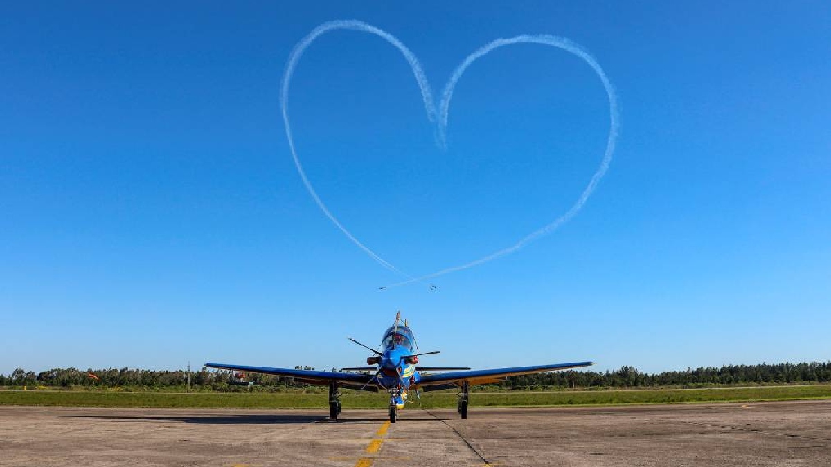 Voo duram 30 minutos e pilotos fazem cerca de 50 manobras. /Foto: Divulgação/Esquadrilha da Fumaça