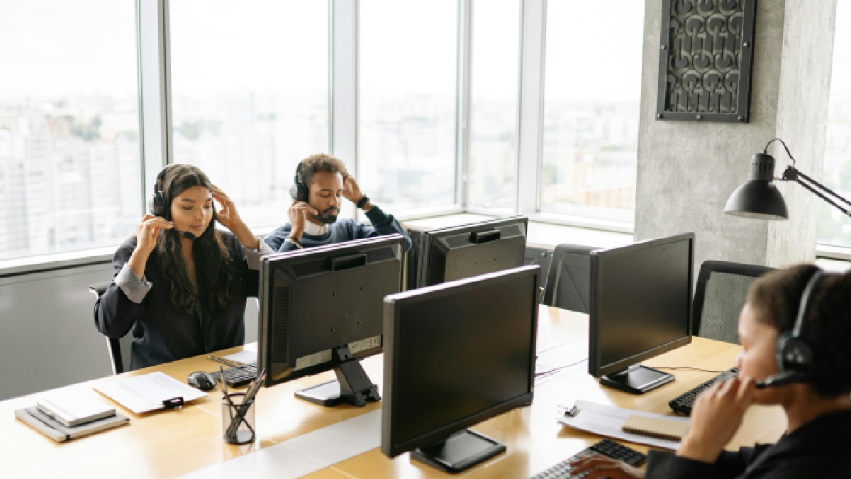 Centrais de telemarketing inventam técnicas cada vez mais agressivas. Imagem: Yan Krukau/Pexels