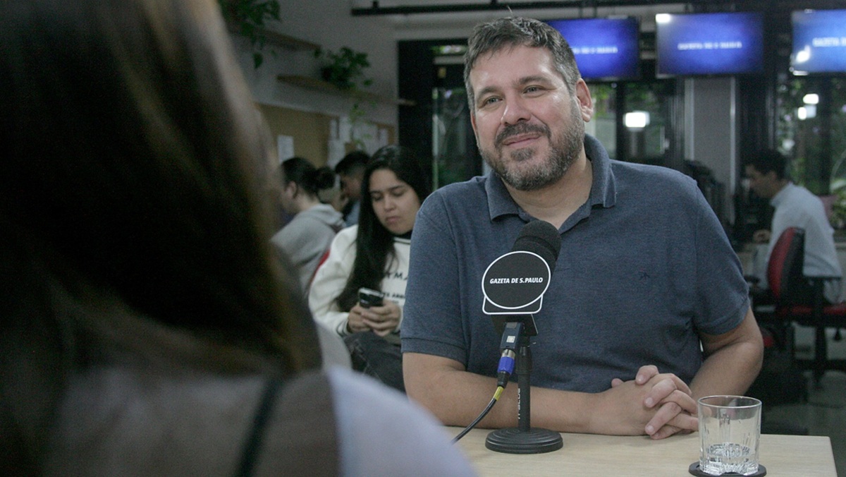 Ana Laura Lopes durante participação no podcast Direto da Gazeta/Thiago Neme/Gazeta de S. Paulo