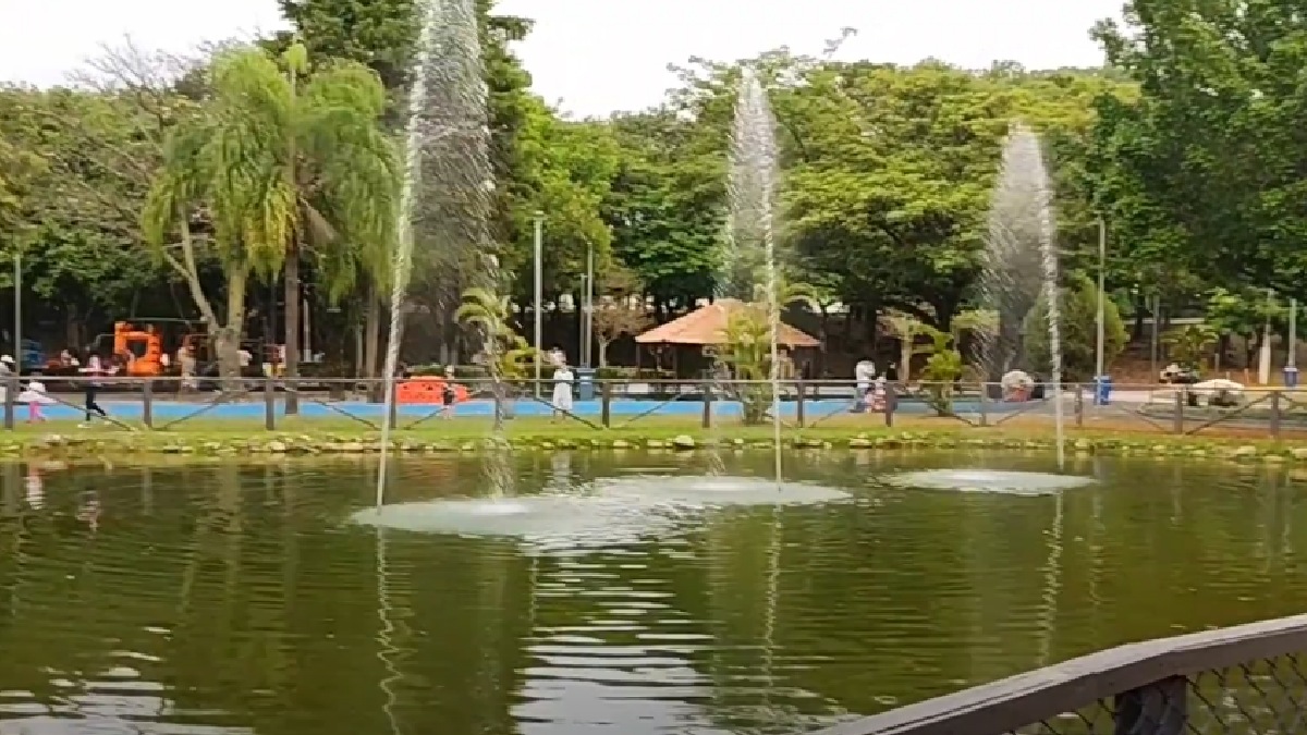 Espaço Verde Chico Mendes: parque com trilhas, lagos, quadras poliesportivas, e muitas opções para quem busca contato com a natureza - (Reprodução/YouTube)