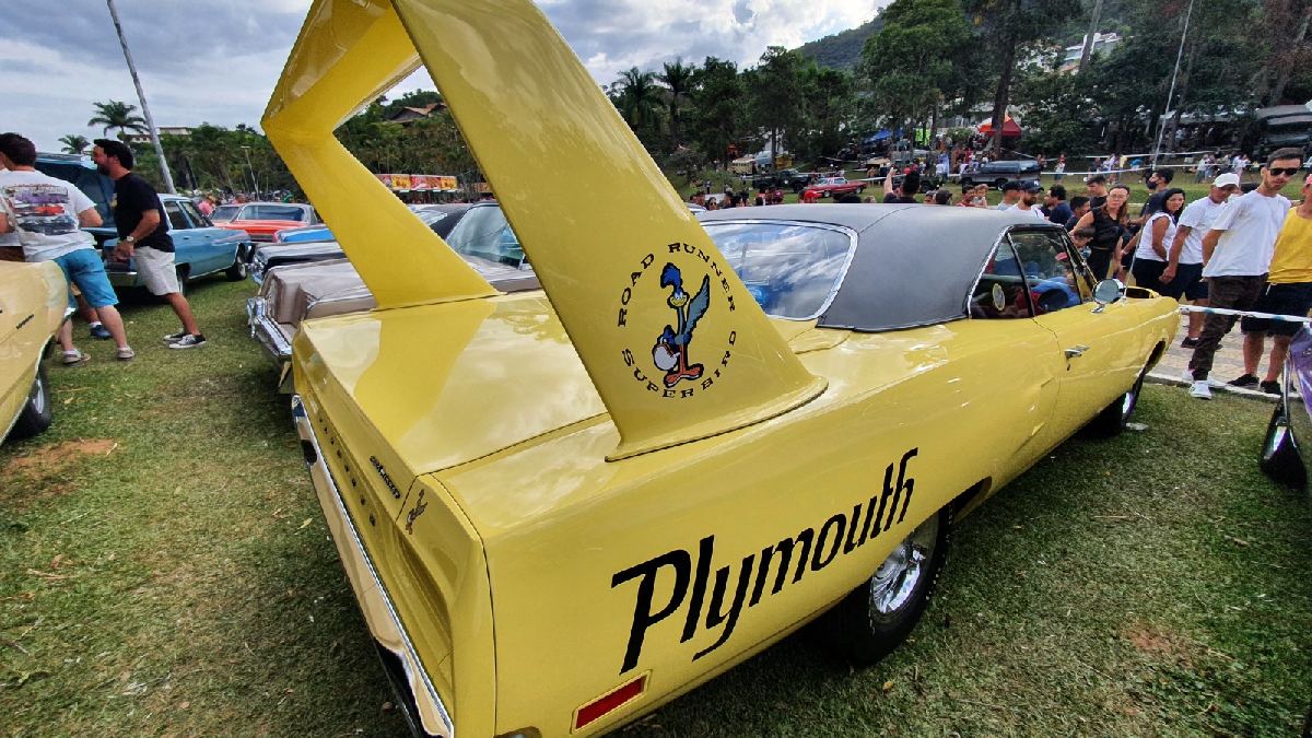 Com motor V8 de 500 cavalos, o Superbird podia atingir mais de 250 km/h na década de 1970. /Divulgação