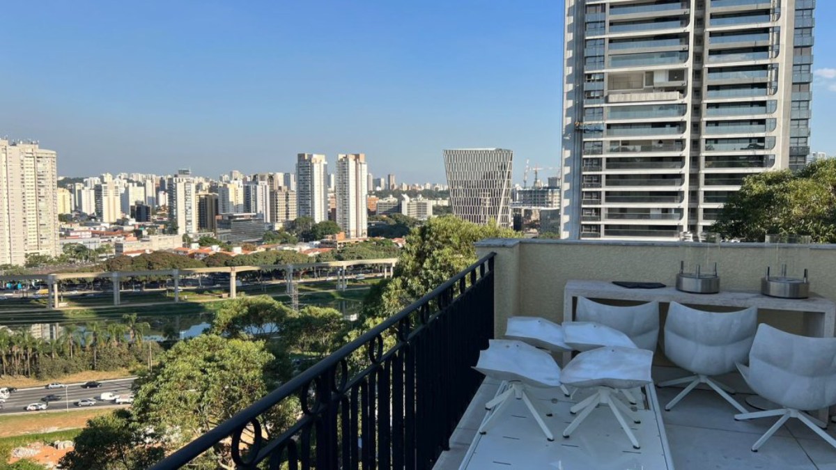Condomínio oferece playground, piscina, sauna, quadra de tênis oficial, bicicletário, sala de massagem e mais. /Foto: Divulgação
