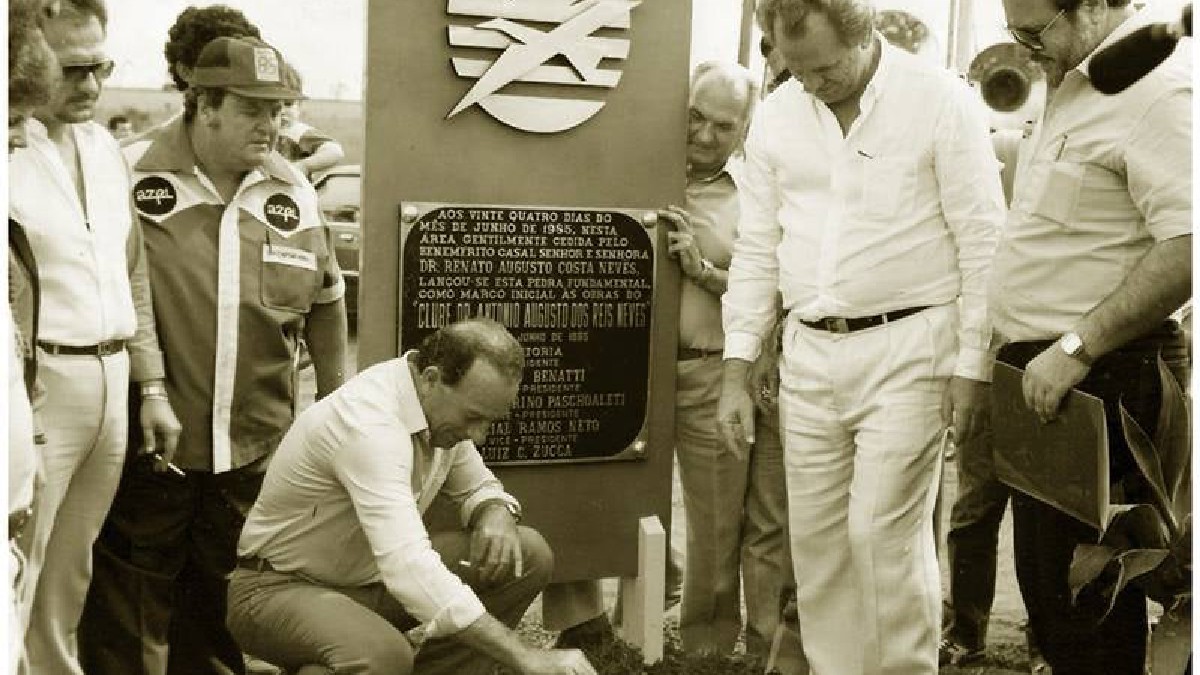 Benito foi responsável por idealizar e inaugurar o Thermas dos Laranjais em 1987.