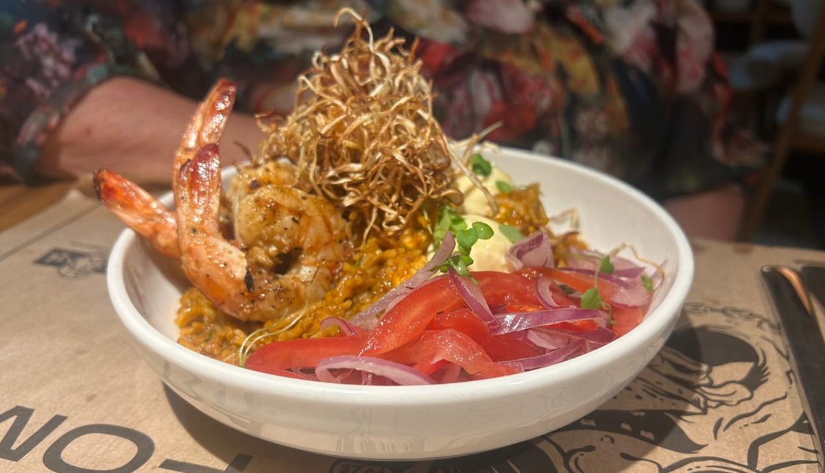 Arroz com camarones é um dos pratos populares do restaurante/Bruno Hoffmann