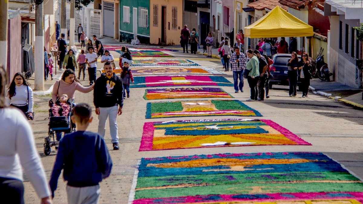 Com uma das festividades mais tradicionais, Pirapora do Bom Jesus tem procissões pelo centro da cidade. Divulgação/Prefeitura de Pirapora do Bom Jesus