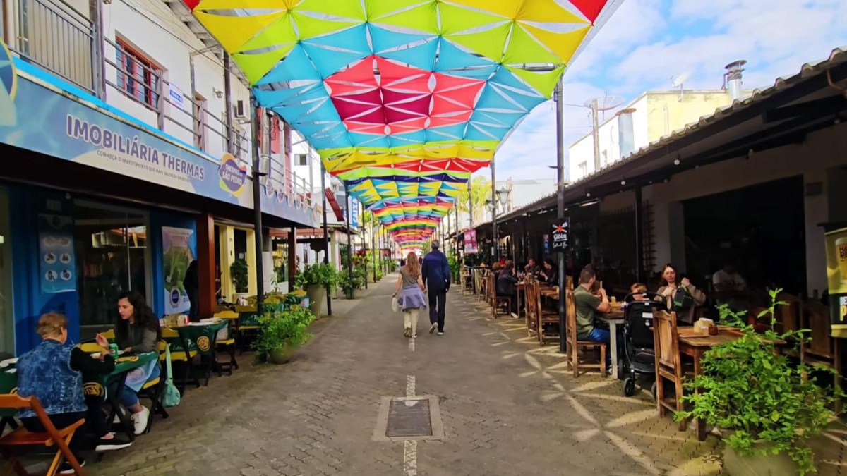 Mesmo com sua pequena extensão, a cidade tem um centro movimentado