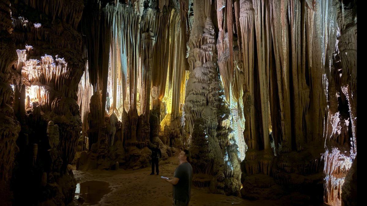 Explorando a Caverna do Diabo: um mundo subterrâneo de beleza e mistério.