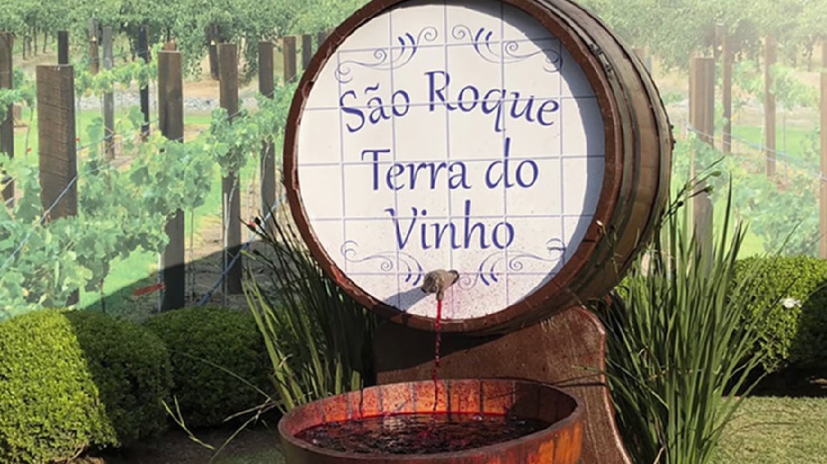 Estrada do Vinho concentra dezenas de vinícolas e restaurantes típicos
