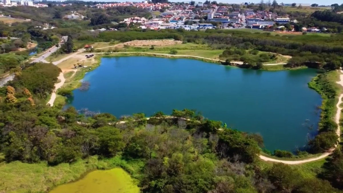 Com clima ameno e eventos culturais, os meses secos são ideais para explorar a região