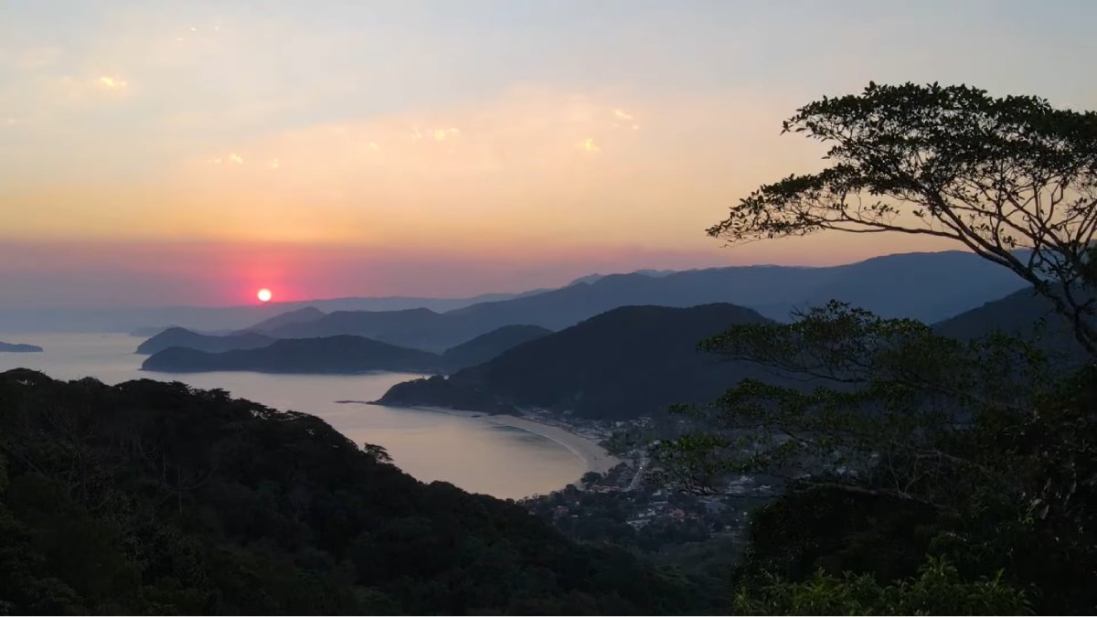 Localizado no extremo sul da capital ele faz divisa com a Serra do Mar e preserva áreas de Mata Atlântica intocada