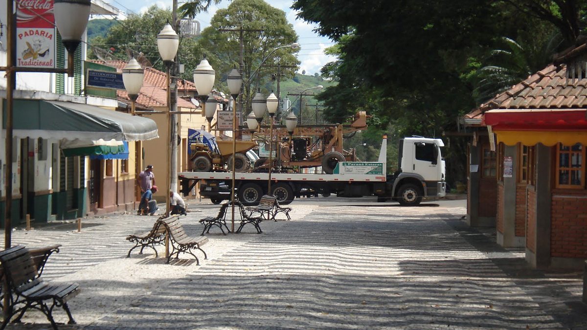 A cidade encanta com seus eventos tradicionais, como o animado Carnaval de rua, a religiosa Festa de Sant'Ana, o saboroso Boi no Rolete e a charmosa Romaria dos Cavaleiros, que celebra as tradições rurais da região. Foto: Divulgação/ALESP
