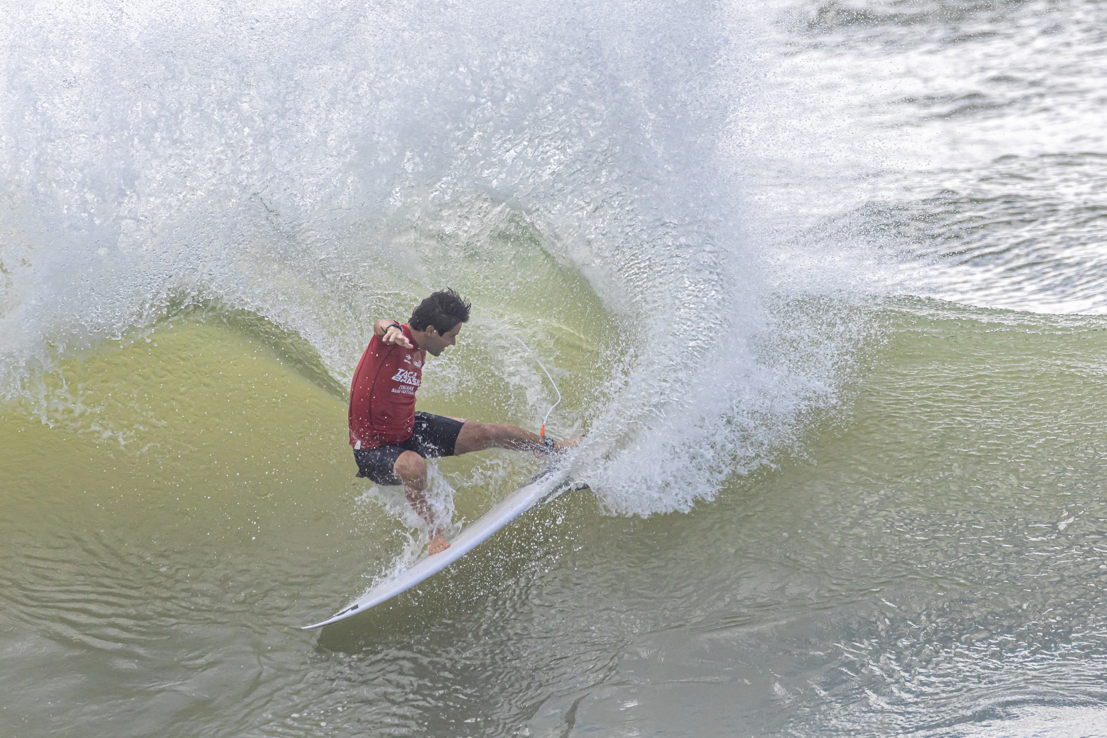 Com a promessa de ondas fortes, grandes nomes e transmissão nacional, Ubatuba retoma seu papel histórico no cenário do surfe brasileiro. Fotos: Fabriciano Junior/CBSurf