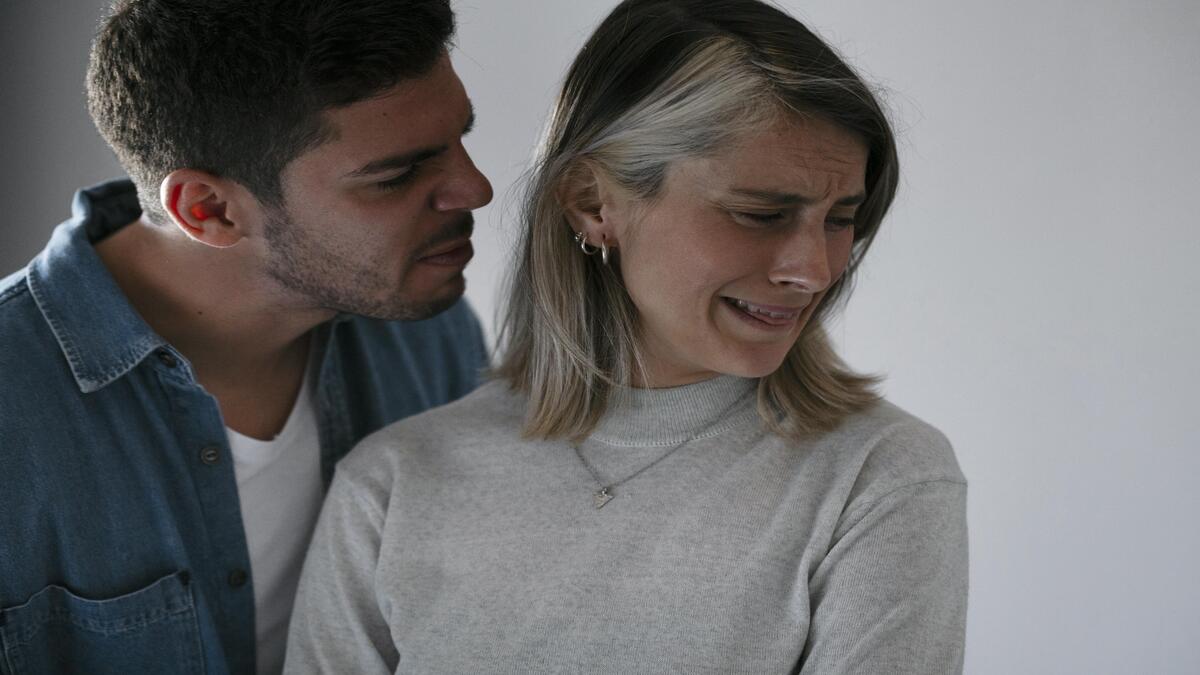 A manipulação emocional é usada pelo abusador - foto: Banco de Imagens