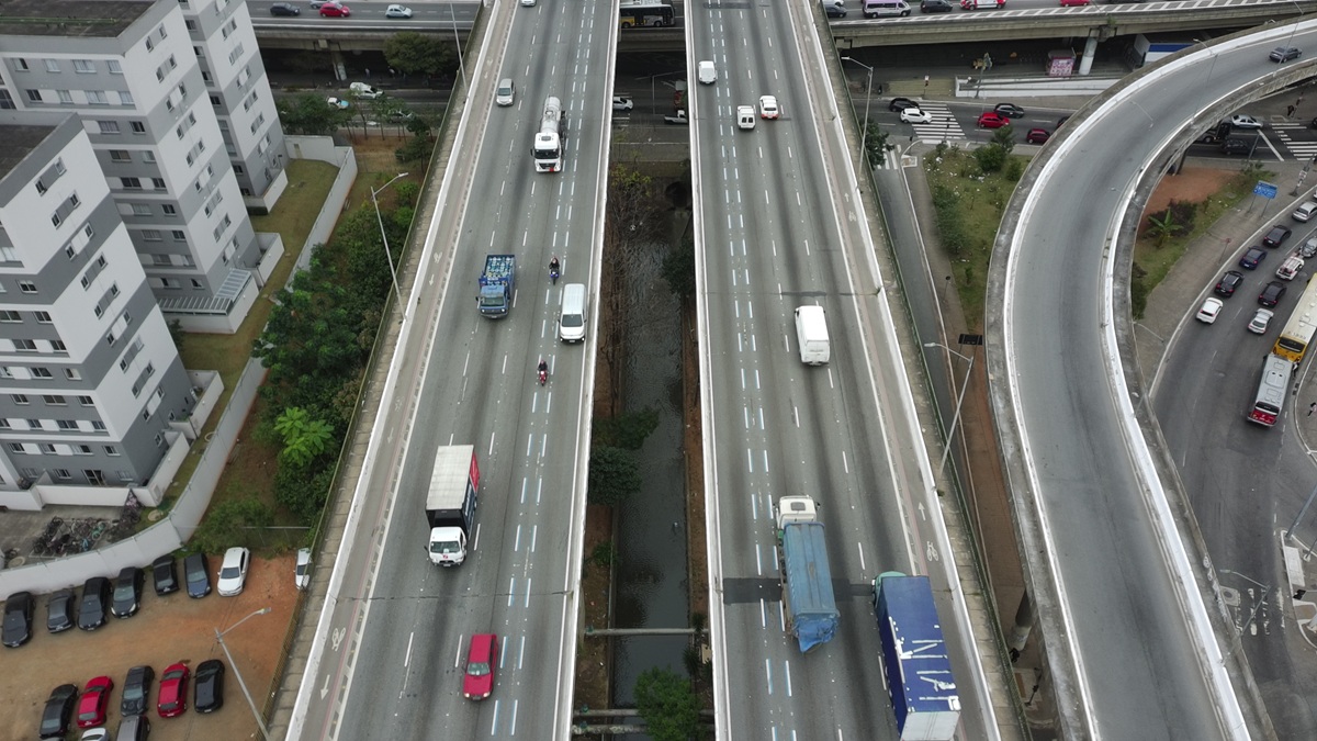 Agora, a cidade tem 232,7 quilômetros de faixas preferenciais para motociclistas/Renato Pinheiro/Secom