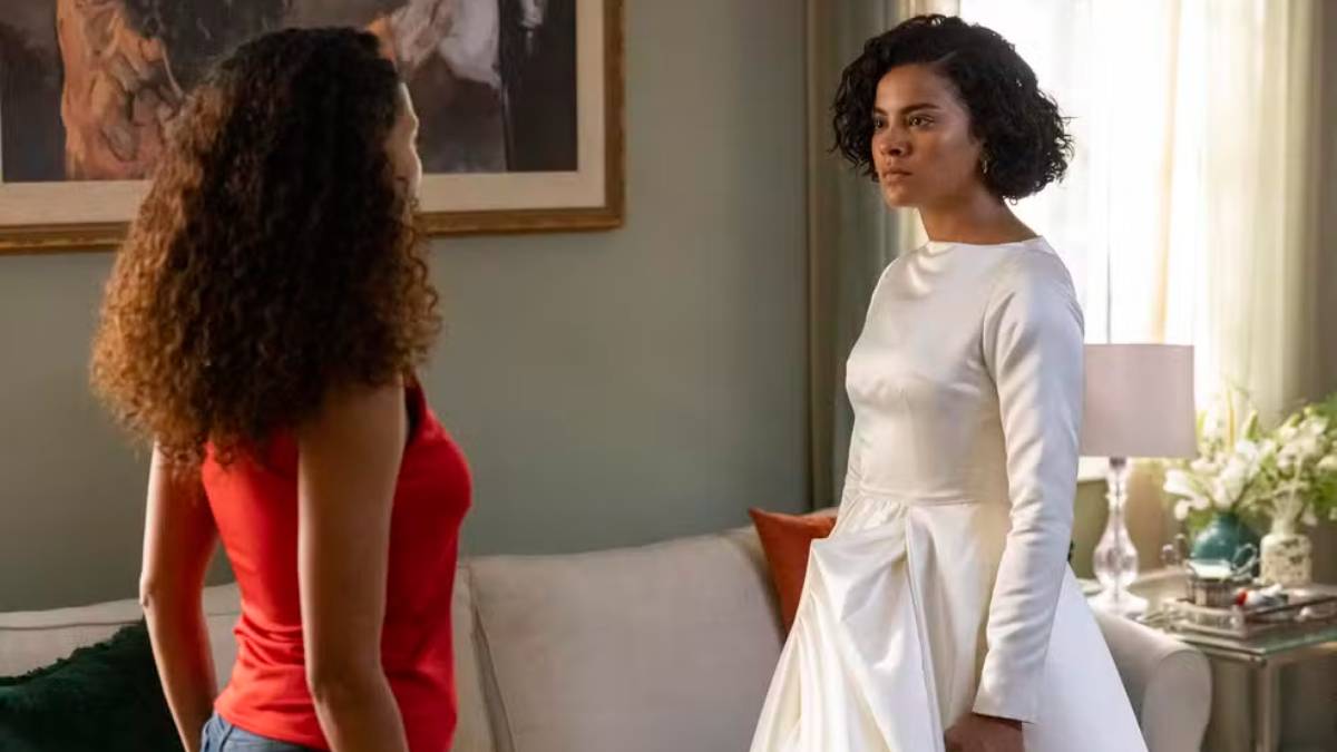 Ao encontrar Maria de Fátima fazendo a prova do seu vestido de noiva junto com Odete e Celina, Raquel não hesitará em expor todas as ações desonestas da filha, incluindo a venda da casa em Foz do Iguaçu e o roubo dos dólares.