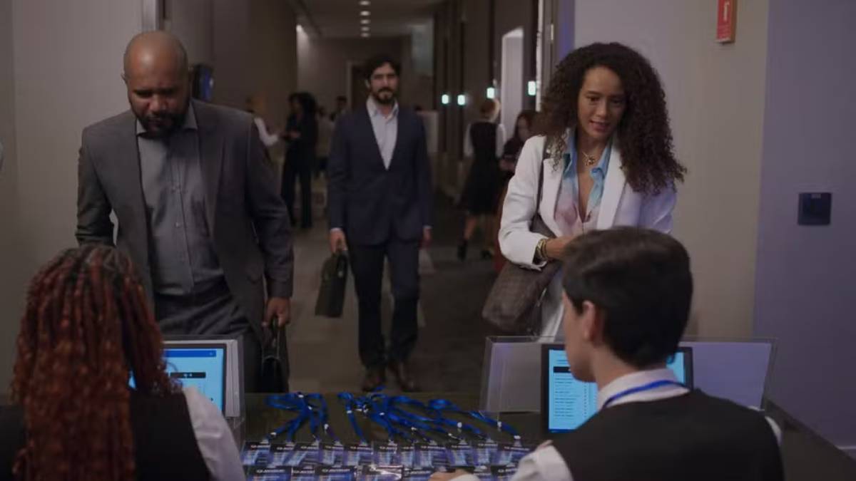 Raquel se encontrará, por acaso, com Ivan durante uma conferência; em clima de descontração, os dois engatarão um papo.