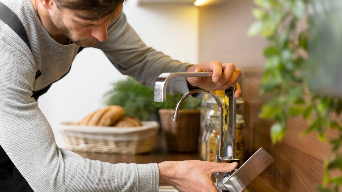 Filtros domésticos são uma solução prática e acessível para quem quer beber água com segurança