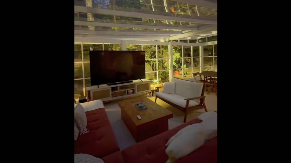 Cada banheiro foi pensado para oferecer uma sensação de hotel aos convidados.