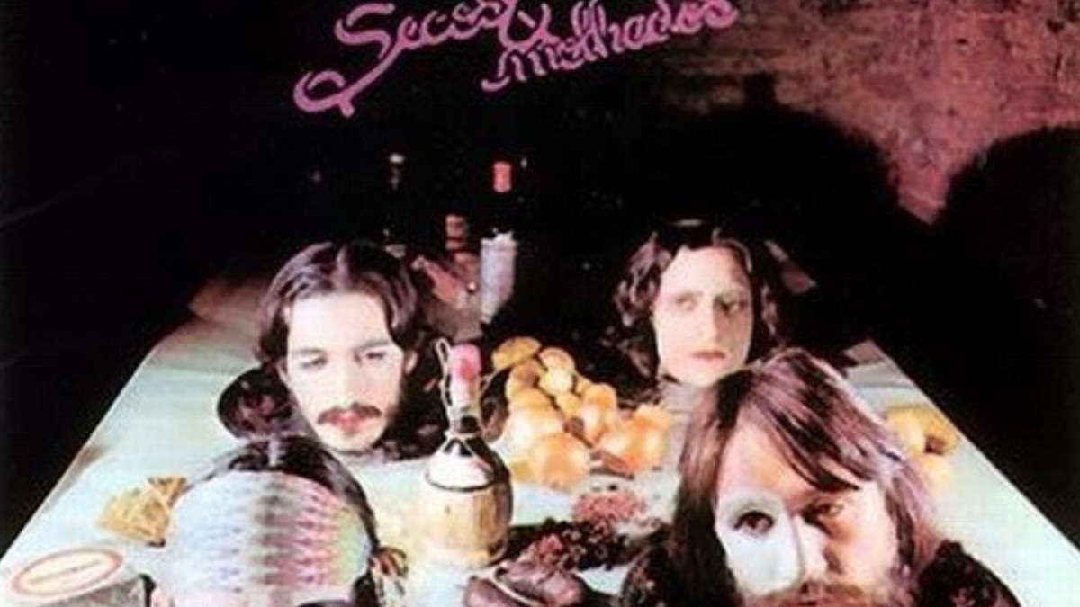 5) Secos e Molhados - Secos e Molhados (1973, Continental) - No Brasil de 73, afrontando a uma cruel ditadura, quase ninguém fez mais sucesso que Odair e os Secos e molhados, de acordo com a Rolling Stone.