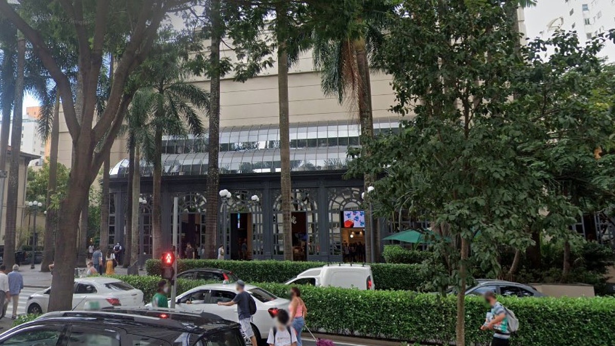 Aberto em 1999, o Shopping Pátio Higienópolis é um dos principais centros comerciais da região central/Reprodução/Google Street View