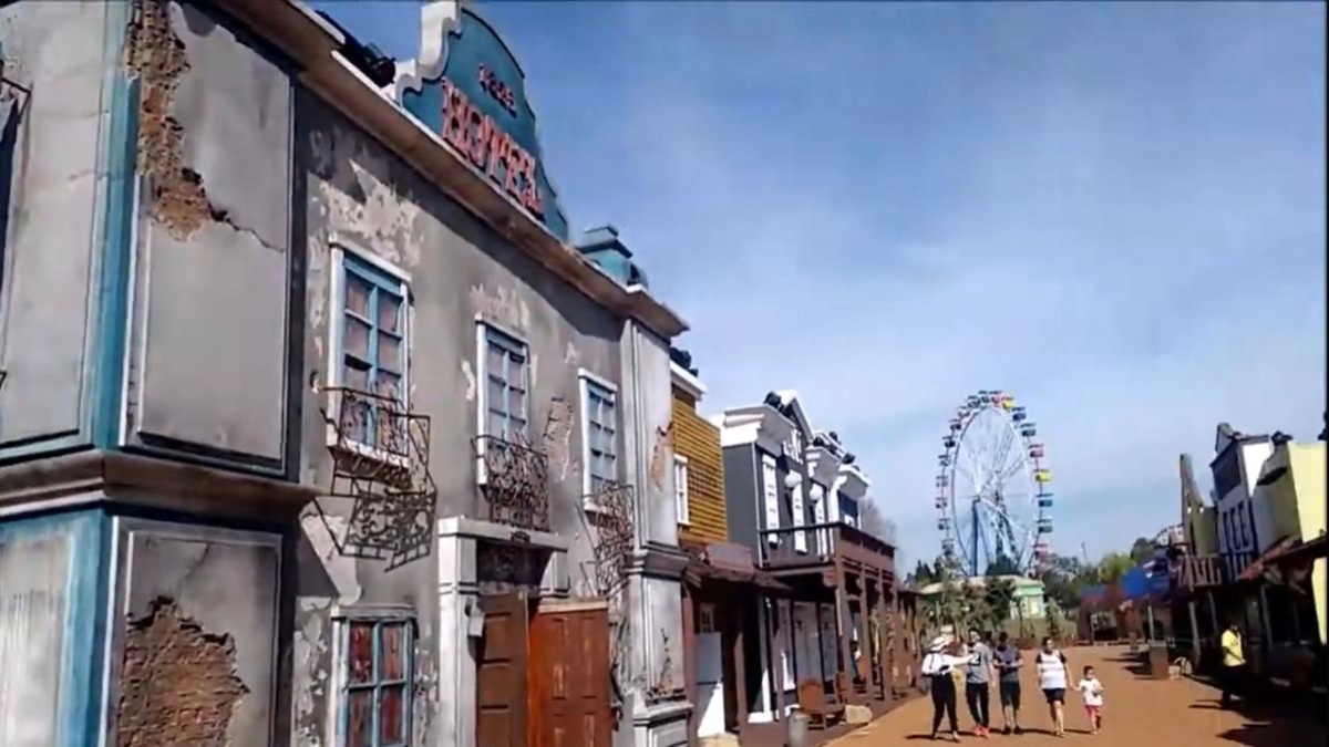 A experiência completa remonta perfeitamente o cenário de filmes bang-bang (Fotos: Youtube-Reprodução)