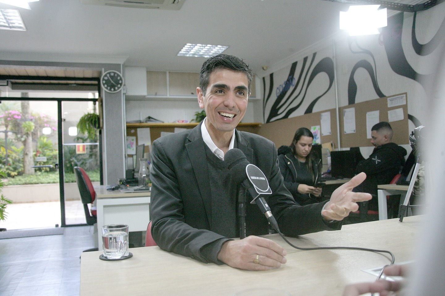 'Queremos atrair empresas, mas ao mesmo tempo desburocratizar a vida de quem já vive na cidade', diz Adeildo Nogueira à Gazeta.