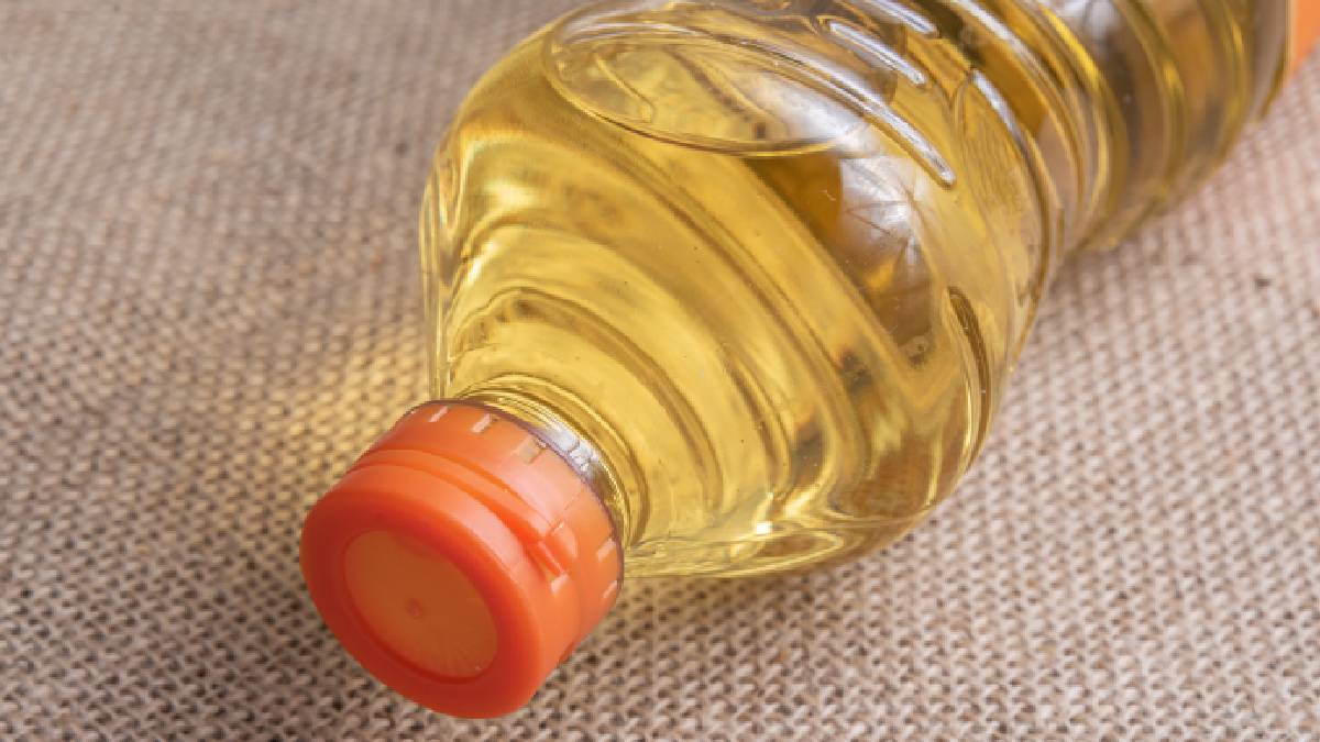 O vinagre tem grande capacidade de remover manchas, gorduras e depósitos minerais | Freepik