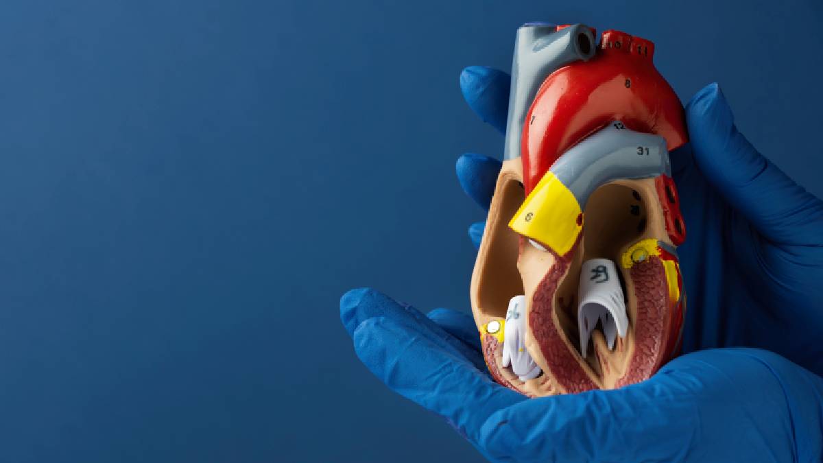 Cigarros eletrônicos podem desencadear infarto e síndrome coronariana aguda devido à inflamação das artérias", alerta a Sociedade Brasileira de Cardiologia | Freepik